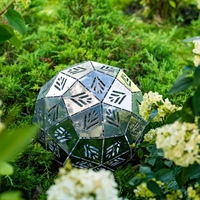 металлическая современная фигура