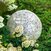 полигональный шар в покраске слоновая кость