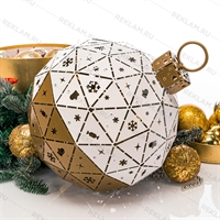 полигональный новогодний шар