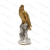 сокол на камне