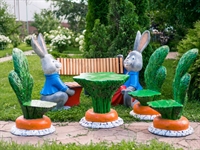 Скамейка полукруглая для детской площадки Зайцы дерево, металл, стеклопластик 170 см - фото 48986