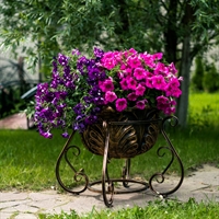 вазон из металла и стеклопластика