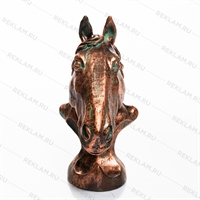 красивый конь