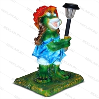 Садовый светильник Лягушка кокетка F07764 полистоун высота 52см - фото 51044