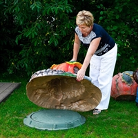 Крышка для канализационного люка Тыква Дом Гномов U07918 ширина 91 см - фото 51254