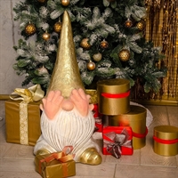 гном в новогодней покраске