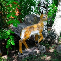 ростовая фигура оленя